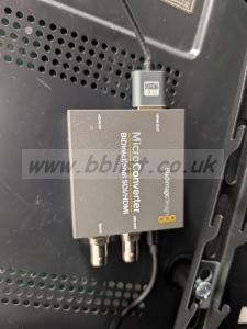 2xLG 32" Monitors in wheeled padded road case-No remote 