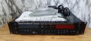 Tascam CD-RW901MKII  Professional CD Recorder+Remote