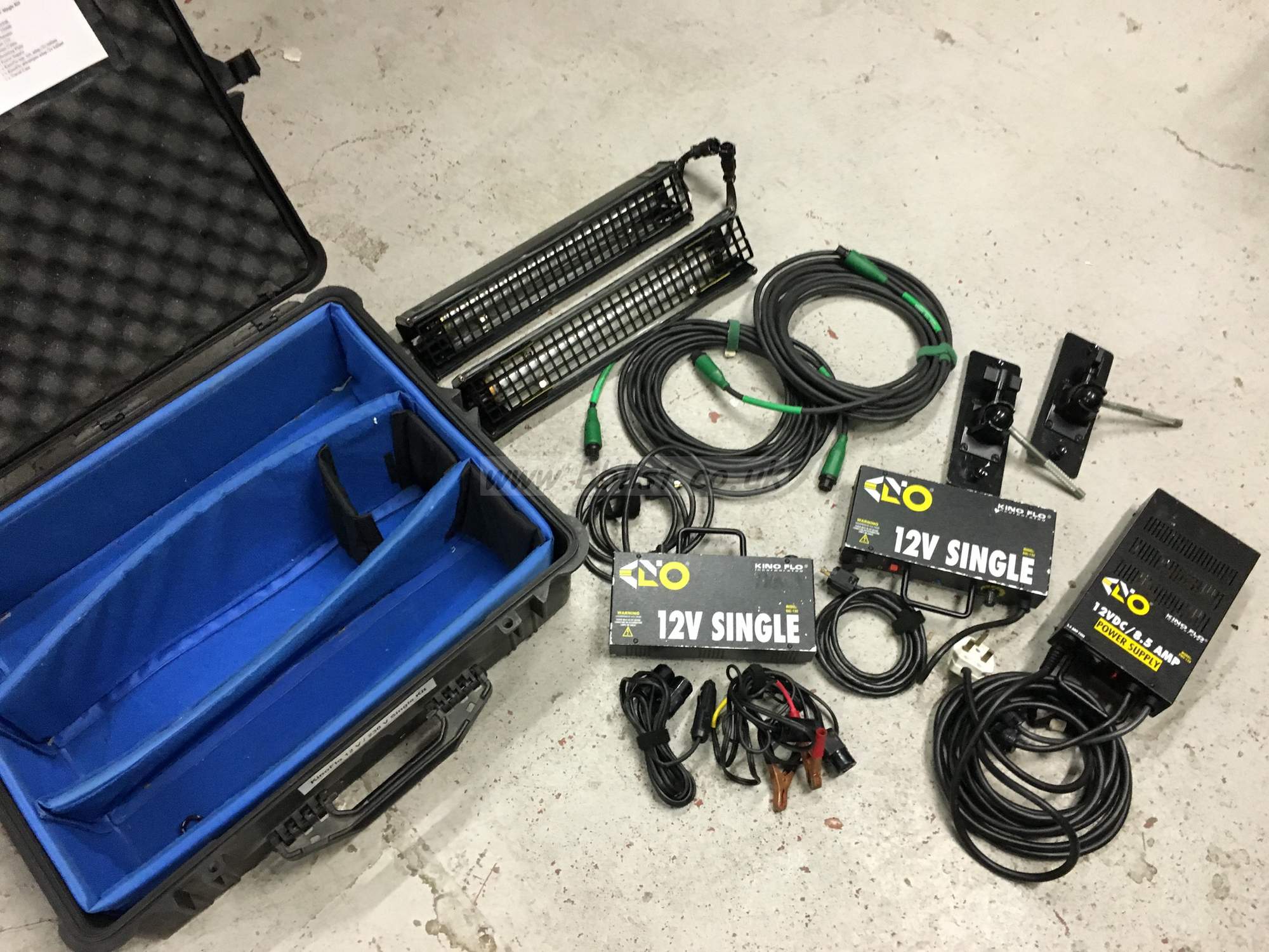 Kino Flo 12V SINGLE 2 head kit with pelicase 1600