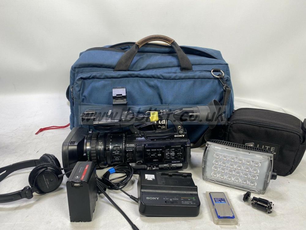 Sony PMW 200 XDCAM HD 422 Camcorder w/Charger, Battery 32GB