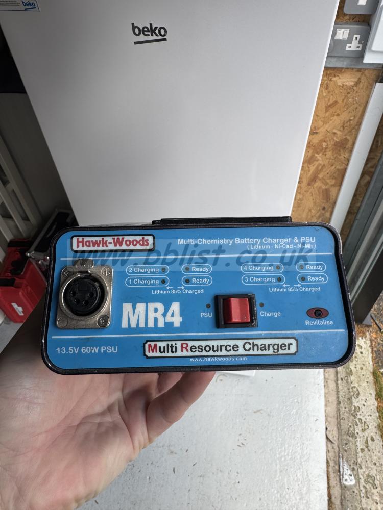 Hawk Woods MR4 NP1 charger
