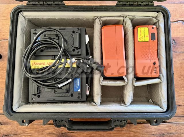 2x WESTCOTT 26v V-LOCK BATTS & CHARGER