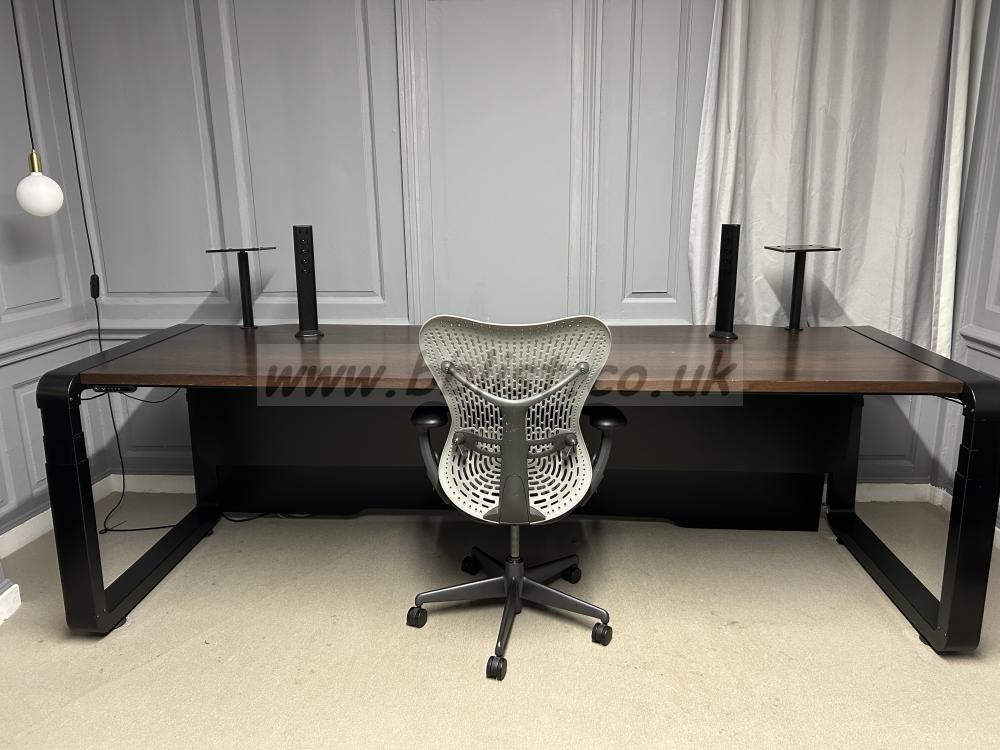 AKA Design ProCreate desk (2.8m)
